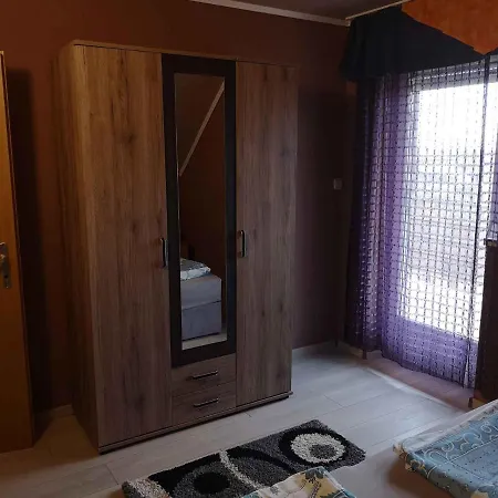 3 Apartment *