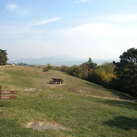 アパート 3 Balatongyörök