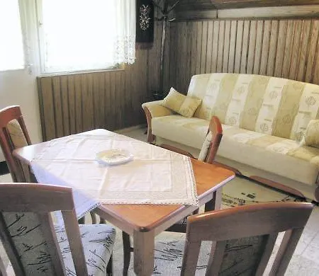Apartment 3 *