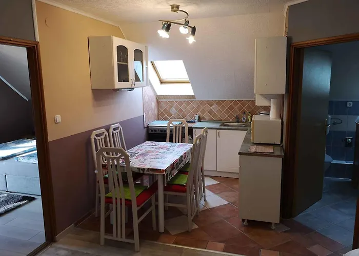 3 * Балатондьёрёк